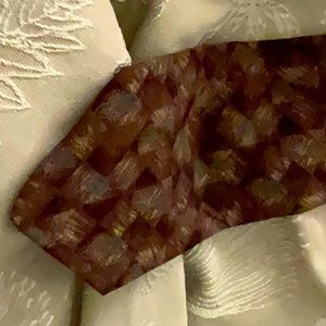 Vintage luxury designer Peter Thomas….very handsome 100% SILK tie